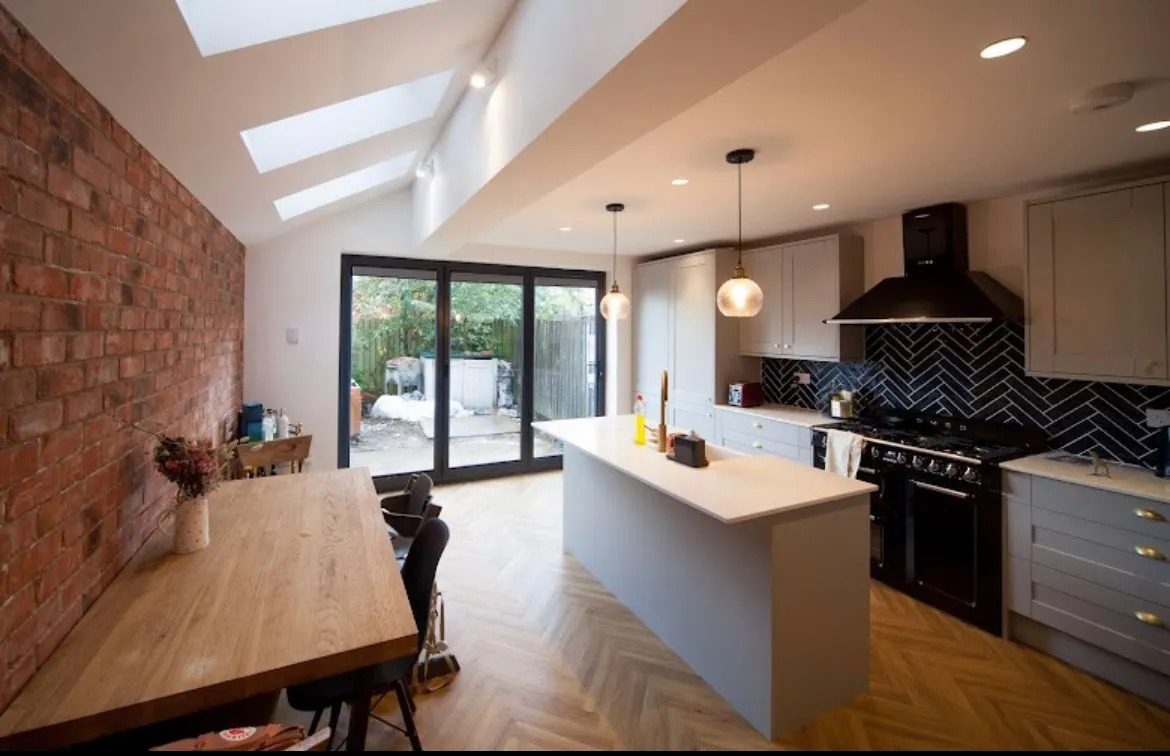https://buildersashford.co.uk/wp-content/uploads/2025/05/030523-26-1.jpg